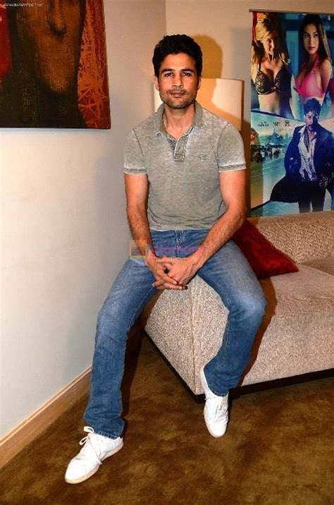 Discover Rajeev Khandelwal's Height Details