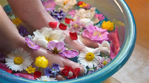 Discover the Key to Tranquility: An Effortless Soak for your Feet