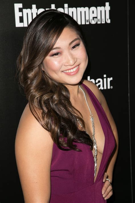 Discover the physique of Jenna Ushkowitz