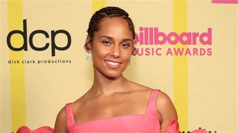 Discovering Alicia Keys' Personal Background and Career Journey