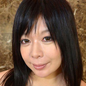 Discovering Hitomi Fujiwara's Impressive Wealth