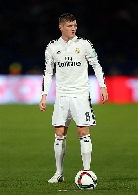 Discovering Toni Kroos's Height Measurement