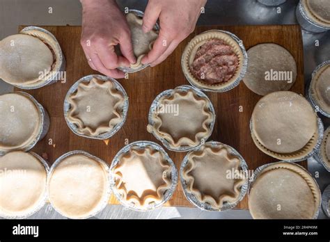 Discovering the Intricacies of Pie Craftsmanship: Exploring the Beauty of Pursuing a Culinary Art