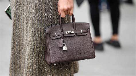 Discovering the Latest Trends in Handbags: Stay Ahead in the World of Fashion