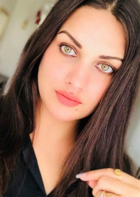 Discovering the Vital Statistics of Himanshi Khurana