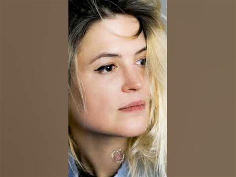 Dive into Alison Mosshart's Artistic Process