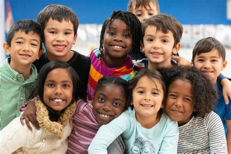 Diversity in Parenting: Embracing the Advantages and Challenges of Raising a Multicultural Child