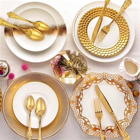 Divine Dining: Exquisite Table Settings with Gold-Plated Dinnerware 