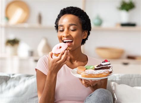 Dream Analysis: Is There More to Unhealthy Eating Dreams Than Meets the Eye?