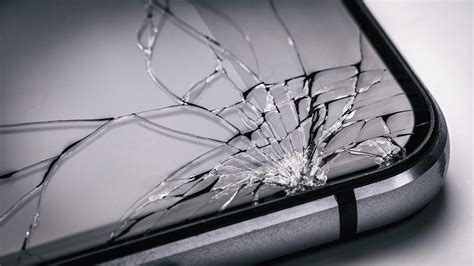 Dreaming of a Broken Phone Screen: What Does It Signify?