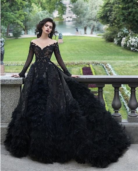 Dreaming of a Dramatic Black Wedding Gown: The Ultimate Inspiration