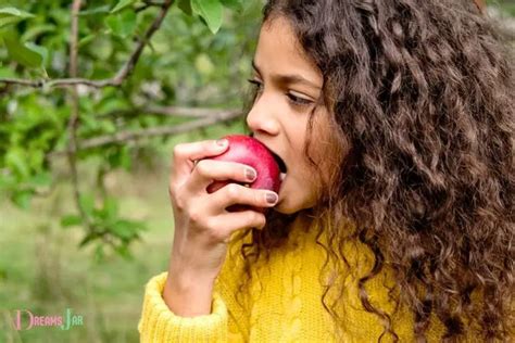 Dreams About Eating an Apple: A Symbol of Temptation or Nourishment?