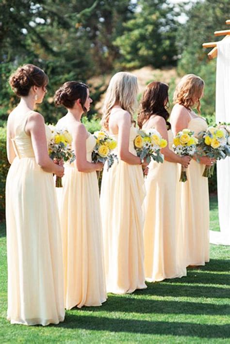 Dress up in Style: Selecting the Perfect Wedding Gown and Bridesmaid Dresses