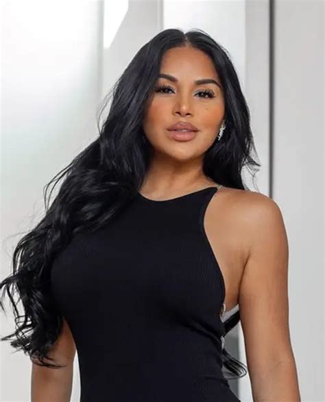 Early Life and Background of Dolly Castro