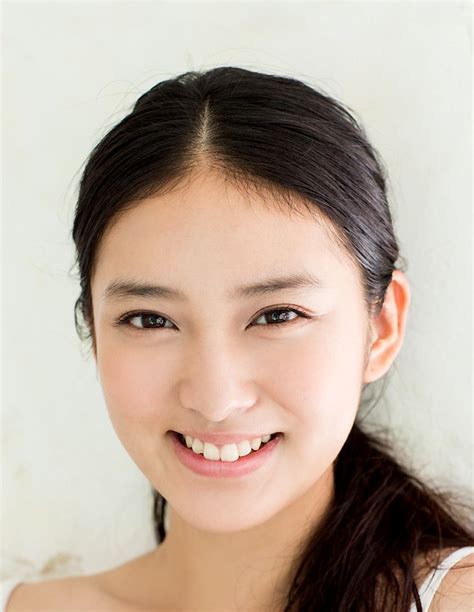 Early Life and Background of Emiri Yoshikawa