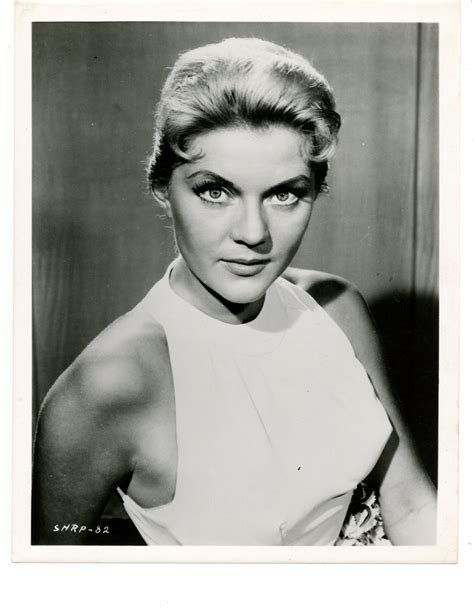 Early Life and Background of Peggie Castle