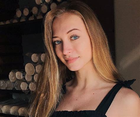 Early Life and Background of Sophia Diamond