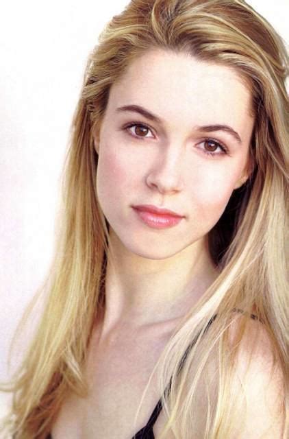 Early Life and Career of Alona Tal