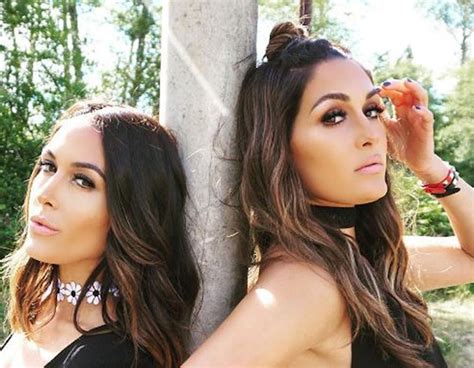 Early Life and Childhood of Bella Twins