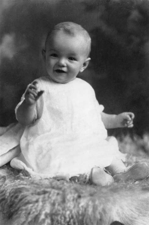 Early Life and Childhood of Marilyn Mandee