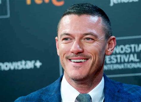 Early Life and Education of Luke Evans