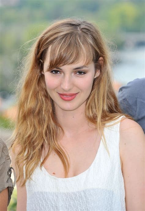 Early Years and Professional Journey of Louise Bourgoin