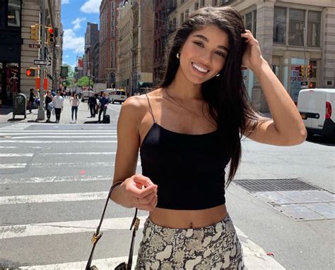 Earnings and Financial Status of Yovanna Ventura