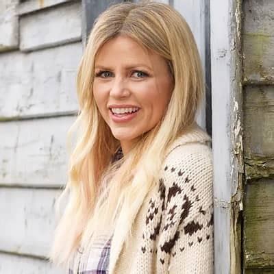 Ellie Harrison Height: Short or Tall?