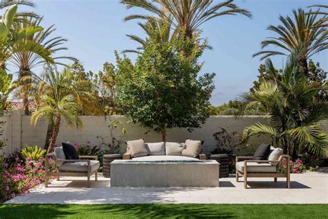 Embracing the Essence of Summer: Tips for Creating a Relaxing Outdoor Oasis