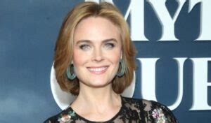 Emily Deschanel's Early Life and Education