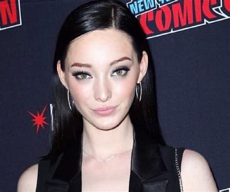 Emma Dumont's Personal Life