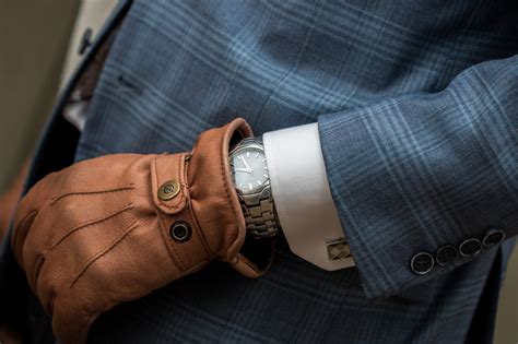 Enhancing Confidence: Elevating Your Suit with the Perfect Accessories