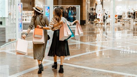 Enhancing Shopping Efficiency: The Benefits of Shopping with a Friend