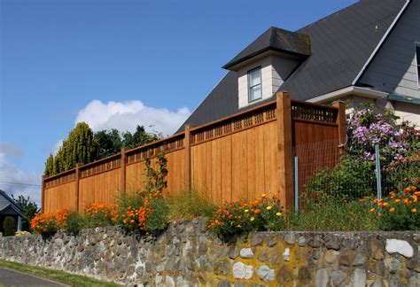 Enhancing Your Curb Appeal with Decorative Fencing