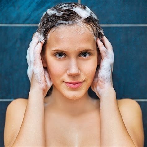 Enhancing the Effectiveness of Your Head Bath with Oil Treatments