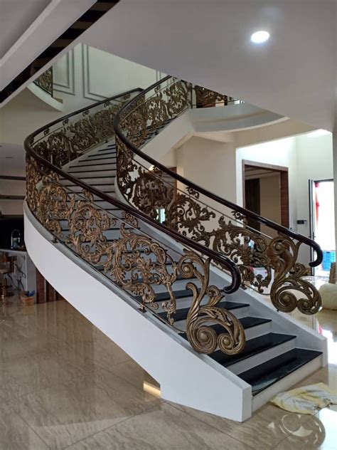 Enhancing the Space: Staircase Design as a Statement Piece