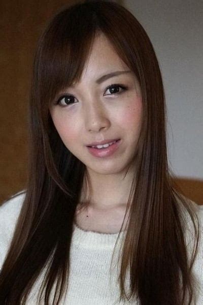 Examining Anri Hoshizaki's Net Worth and Achievements