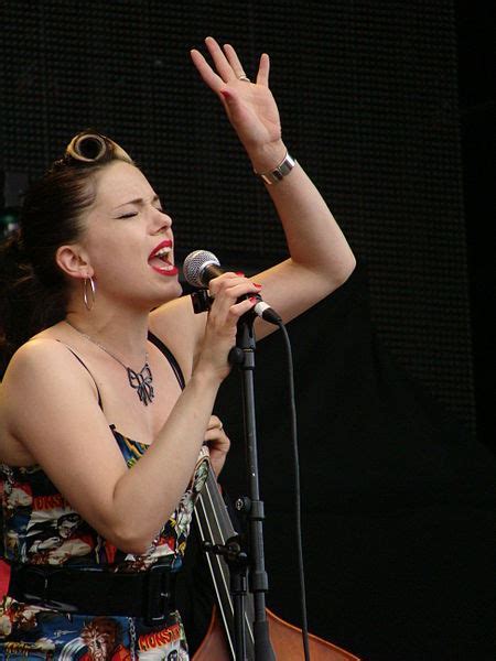 Explore Imelda May's Height