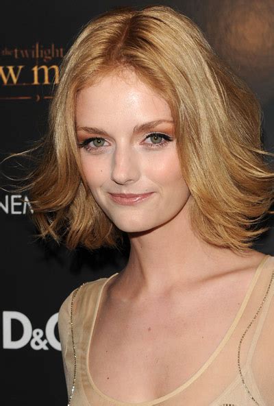 Explore Lydia Hearst's vertical measurement