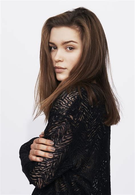 Explore Sophie Cookson's Exquisite Physique Details