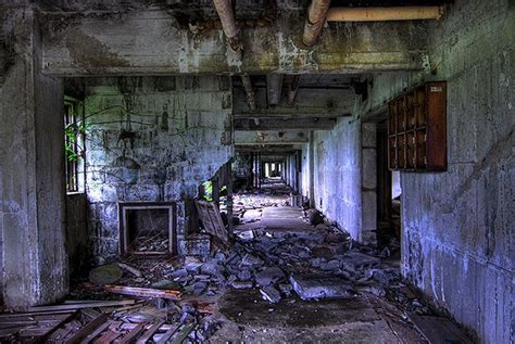 Exploring Abandoned Apartments: From the Mysterious to the Grandiose