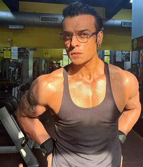 Exploring Amit Pachori's Physique and Appearance