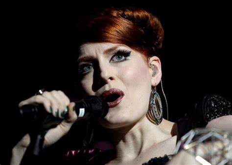 Exploring Ana Matronic's Vocal Range