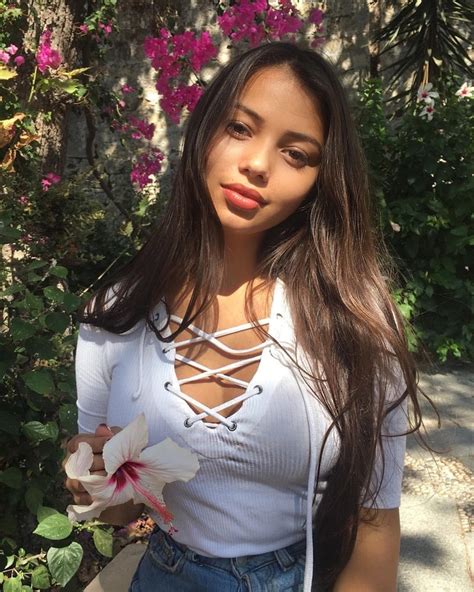 Exploring Fiona Barron's Physical Attributes