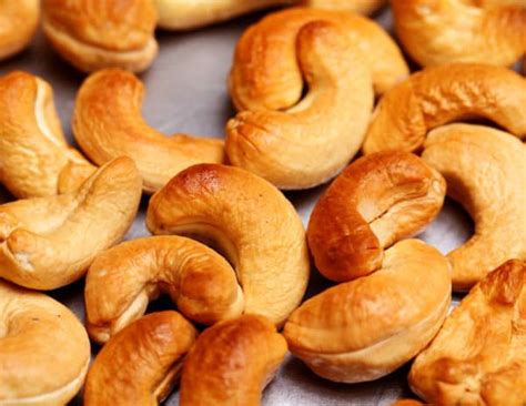 Exploring Innovative Ways to Add Cashews to Your Meals