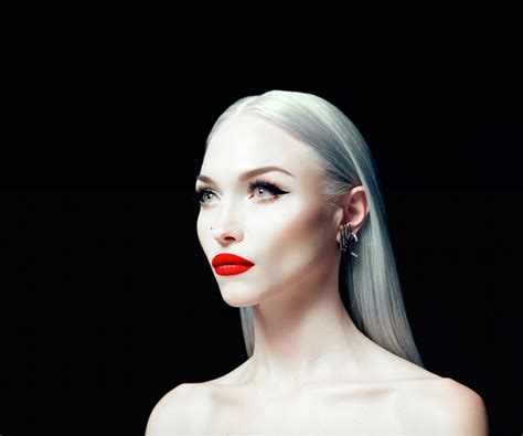 Exploring Ivy Levan's Artistic Achievements