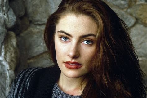 Exploring Mädchen Amick's years and stature