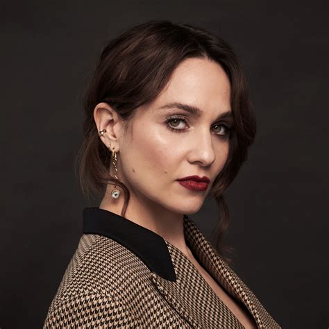 Exploring Tuppence Middleton's Wealth and Income