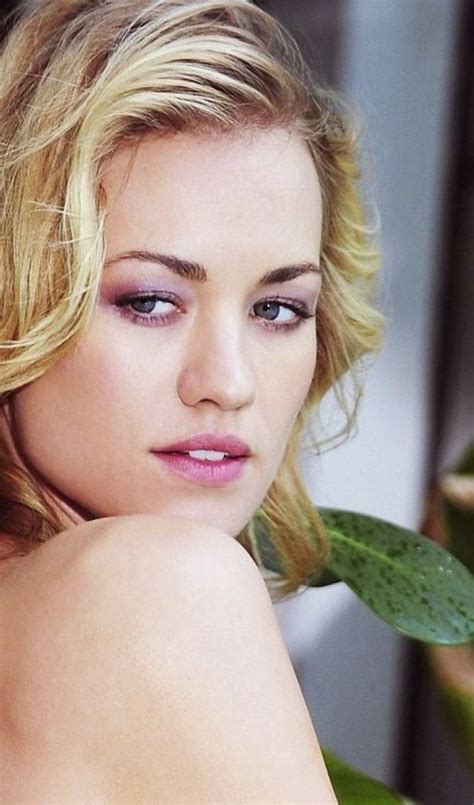 Exploring Yvonne Strahovski's Distinctive Elegance