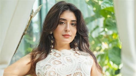 Exploring the Achievements of Kritika Kamra in the Acting Industry